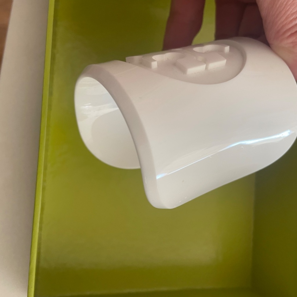 Tory Burch white cuff bracelet - Picture 3 of 4